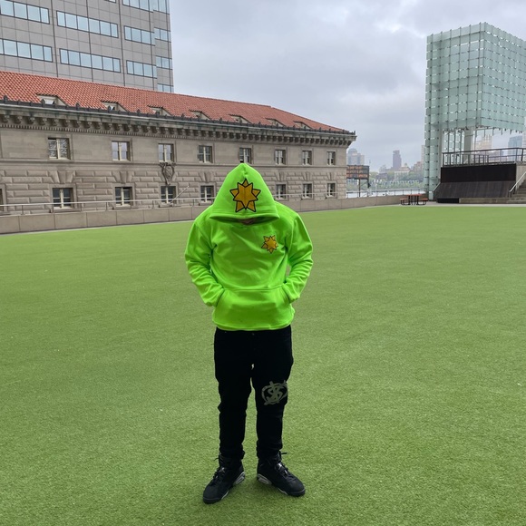 GREEN ANGEL HOODIE - Picture 2 of 5